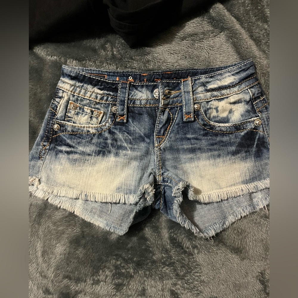 Women Rock Revival Jen shorts.